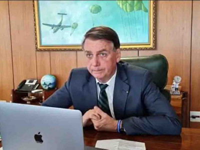 Bolsonaro diz que Bolsa Família poderá ter aumento de até 100%