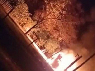 Casa pega fogo no Paraguai e homem morre carbonizado