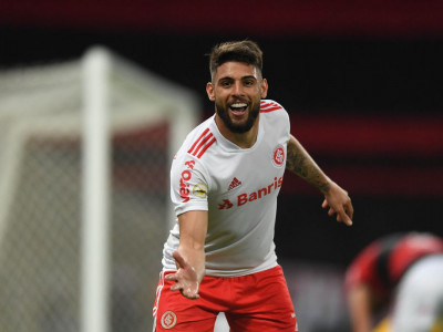 Com 3 de Yuri Alberto, Internacional goleia Flamengo por 4 a 0