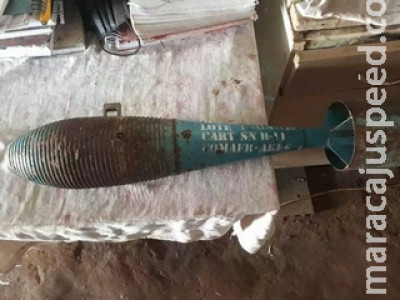 Comerciante encontra “bomba” entre sucatas e rua é interditada