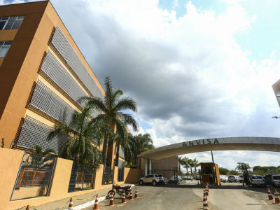 Covid-19: Anvisa flexibiliza regras para importação de vacinas