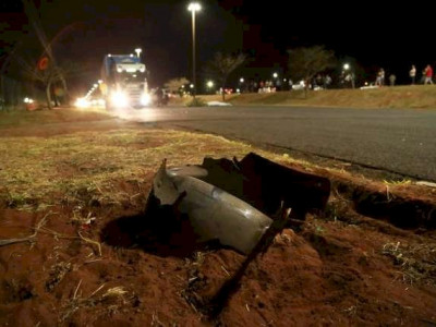 Dois morrem em acidente na capital e polícia suspeita de racha 