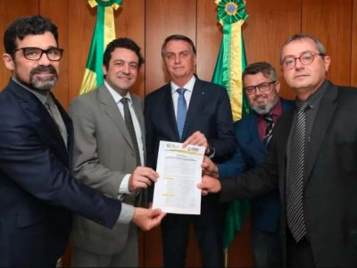 Harfouche se encontra com Bolsonaro e manda 