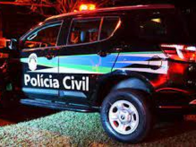 Homem é encontrado morto com sangue na boca em calçada 