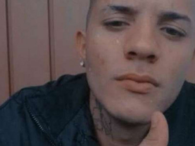 Homem é esfaqueado até a morte e polícia procura suspeito