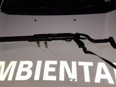 Homem é preso com arma turca em caçada ilegal