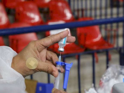 MS revê meta e deve fechar agosto com 90% dos adultos vacinados 