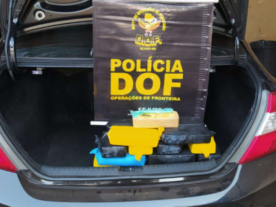 Pasta base é apreendida em Civic e homem preso 