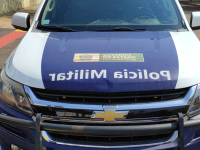 Polícia prende duas pessoas por ameaça e violência doméstica