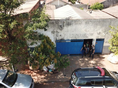 Polícia prende um por receptação e fecha dois ferros-velhos