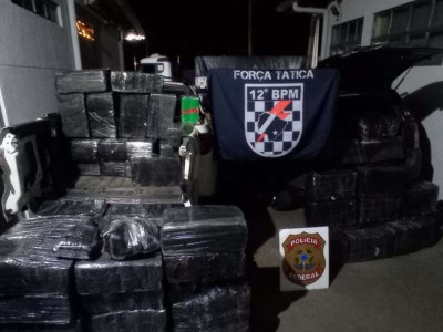 Veículos são apreendidos com mais de 1,5 tonelada de drogas