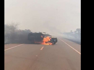 Viatura da PRF é destruída pelo fogo em área de incêndio