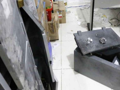 Bandidos invadem supermercado, arrombam cofre e levam R$ 50 mil