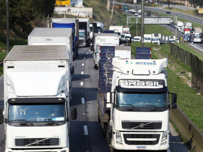 Bolsonaro se reunirá com caminhoneiros para tentar acordo