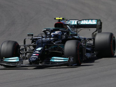 Em dia tumultuado, Hamilton tem problemas e Leclerc é o mais rápido na Holanda