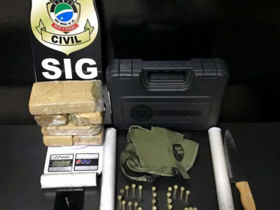 Integrante de facção é preso com drogas, armas e munições
