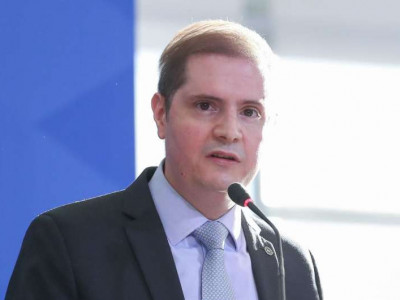 Ministro da AGU é diagnosticado com a covid-19