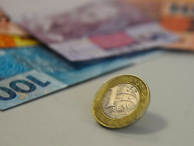 Orçamento de 2022 prevê salário mínimo de R$ 1.169