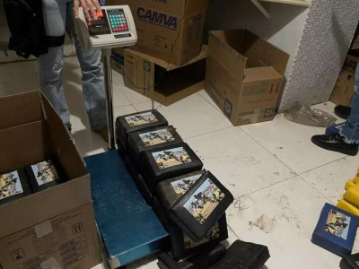 Polícia apreende quase meia tonelada de cocaína em funilaria