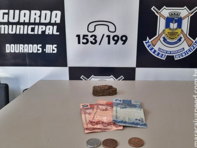 Usuário de droga é preso com maconha na praça do cinquentenário