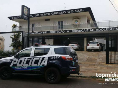 Adolescente é estuprada no banho por padrasto no Los Angeles