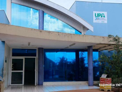 Andarilho invade e quebra blindex da UPA Universitário