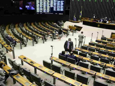 Câmara dos Deputados retoma hoje atividades presenciais