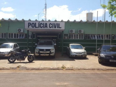 Adolescente rende família e comparsa foge com caminhonete 