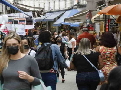 Confiança do empresário do comércio cai pelo terceiro mês