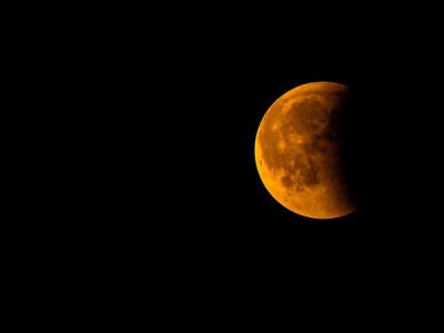 Eclipse lunar parcial mais longo do século poderá ser visto nesta madrugada no céu de MS; saiba como