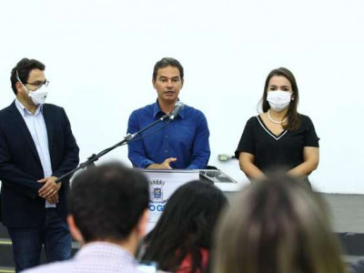 Ele foi flagrado pela Polícia Militar pouco tempo após o crime. 