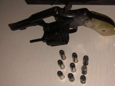 Jovem é preso com arma e várias munições em casa no Guanandi