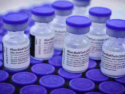 Vacina Pfizer é eficaz a longo prazo em adolescentes, diz estudo