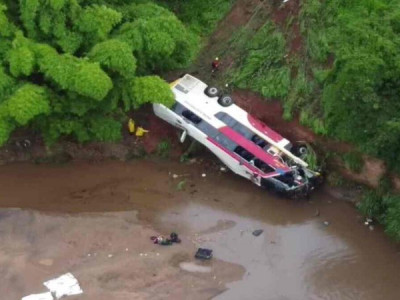 Acidente com ônibus deixa ao menos cinco mortos em Goiás