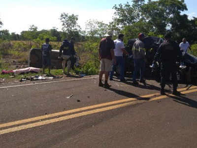 Colisão frontal deixa cinco mortos na BR-060