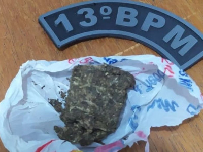 Homem é preso com drogas para consumo pessoal