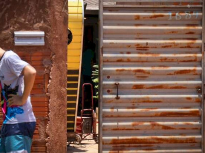 Homem morre eletrocutado ao consertar trailer em MS