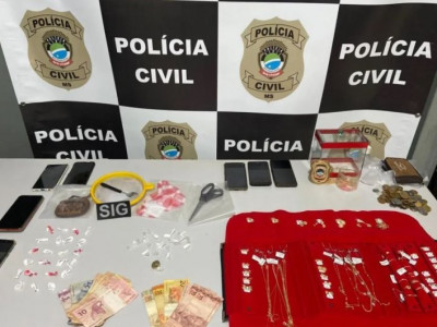 Pontos de venda de drogas são fechados e cinco pessoas presas