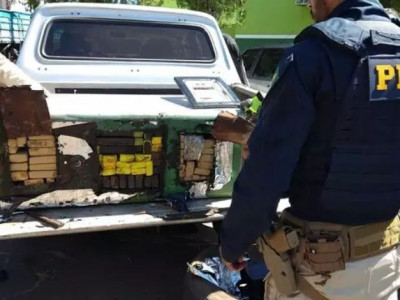 Traficante e batedor são presos com maconha, haxixe e skunk 