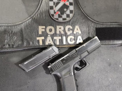 Trio de menores é apreendido com simulacro de arma de fogo