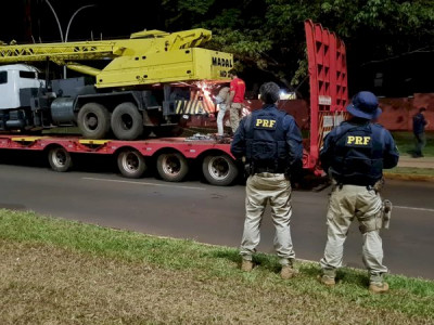 Caminhão munck é apreendido com carregamento de cocaína na BR-463