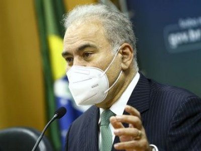 Governo reduz para 7 dias isolamento de pacientes com covid-19 
