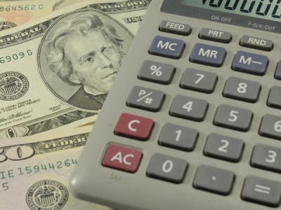 Juros: Taxas de médio e longo prazos sobem com pressão do câmbio