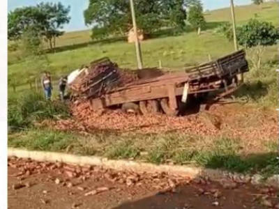 Motorista morre durante ultrapassagem na BR-376