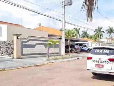Mulher é achada morta em motel; testemunhas ouvem tiro