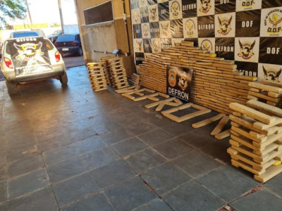 Polícia apreende veículo com 362 quilos de maconha na BR 463