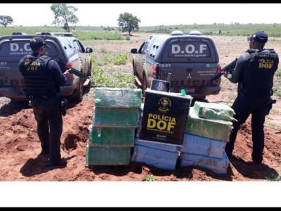 Cocaína avaliada em R$ 50 milhões é encontrada enterrada em fazenda de MS 