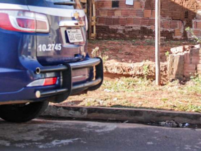 Homem é morto a tiros no quintal de casa na Vila Eliane