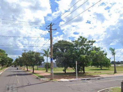 Jovem bate moto contra árvore e morre na Vila Sobrinho