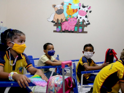 Número de crianças brasileiras que não sabem ler e escrever cresce 66% na pandemia